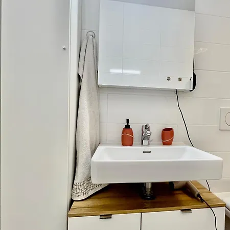 Modern 1-bedroom Retreat Daire Lozan